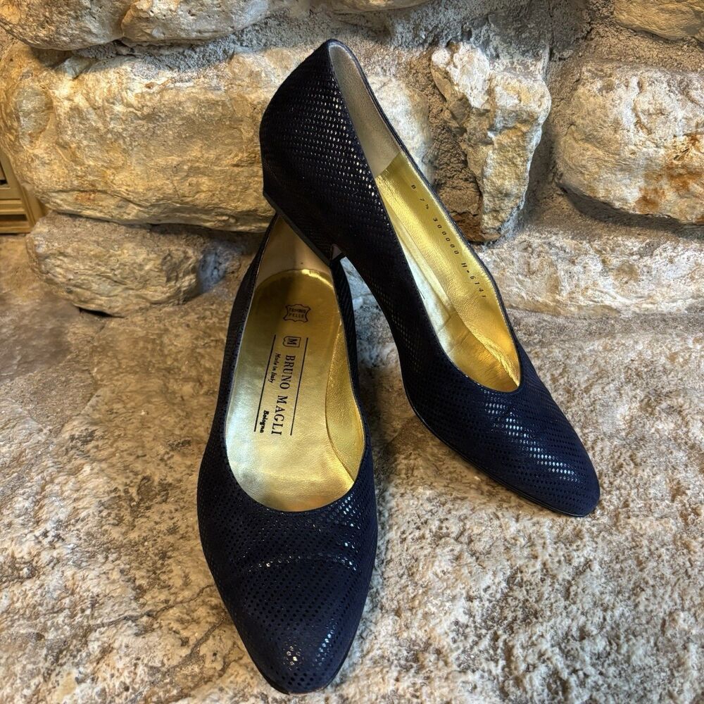 BRUNO MAGLI Vintage Amber Mamba Blue Lizard Embossed Suede Low Heel Pumps 7.5